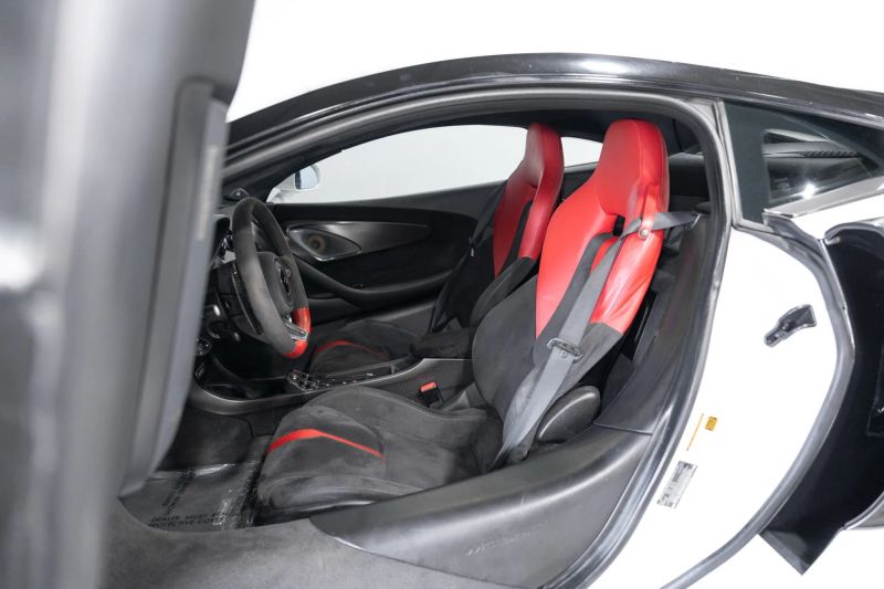 https://imagesdl.dealercenter.net/800/600/202507-1b481573e53d43339f974afde21d596b.jpg
