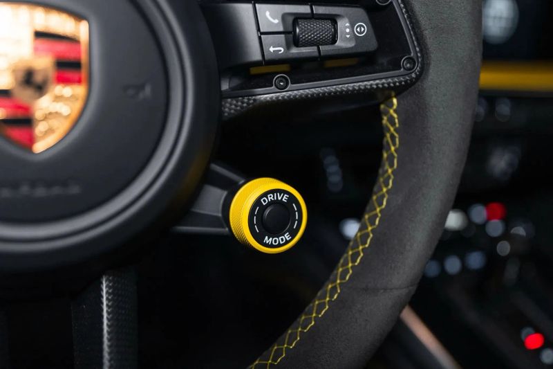 https://imagesdl.dealercenter.net/800/600/202507-1bed60a50f83451d8f68b6ea25b0f068.jpg