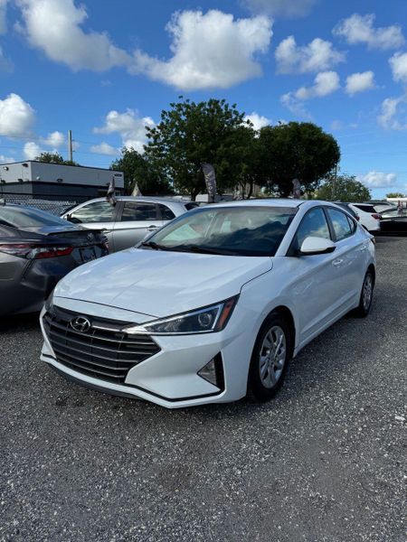 2020 Hyundai Elantra  - $15900
