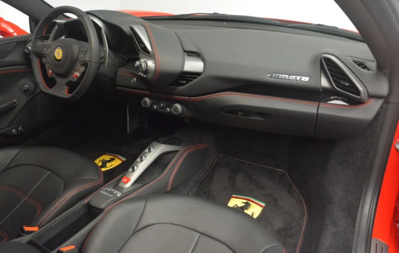 https://imagesdl.dealercenter.net/800/600/202507-1efc04e114564f7fb5b37d659317e098.jpg