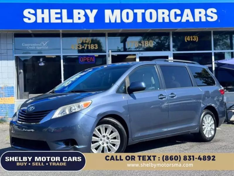 2015 Toyota Sienna LE 7-Passenger