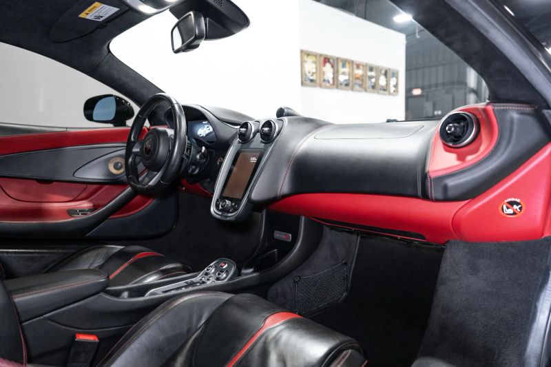 https://imagesdl.dealercenter.net/800/600/202507-2fa68869531f4b8b961dceafcfab7b79.jpg
