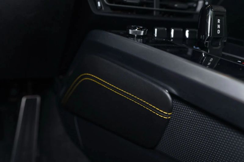https://imagesdl.dealercenter.net/800/600/202507-3643cd79274440f48ea0bda78fbd2d81.jpg