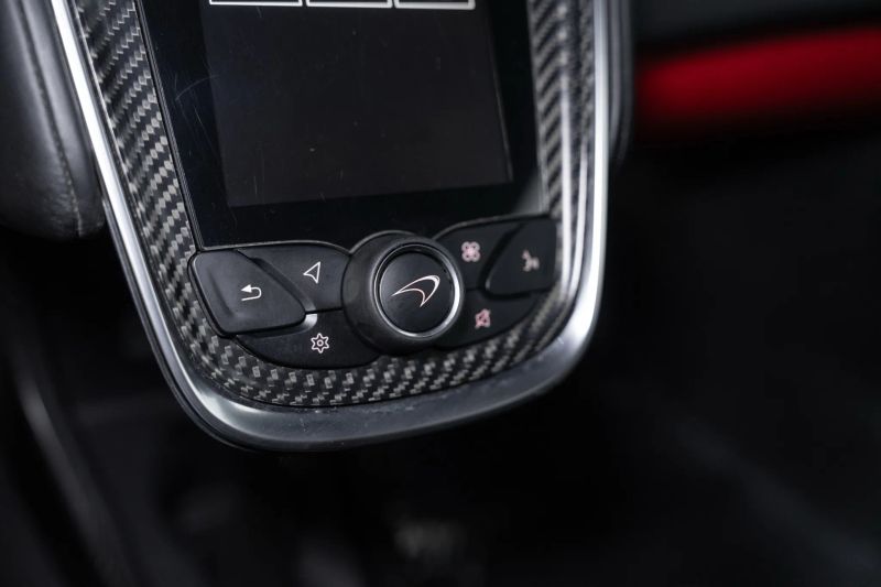 https://imagesdl.dealercenter.net/800/600/202507-4c98e8e59165464ea3848e8cd00be2fd.jpg