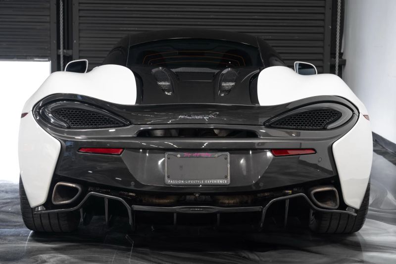 https://imagesdl.dealercenter.net/800/600/202507-4e22488490b742f5b58b3657bd318876.jpg