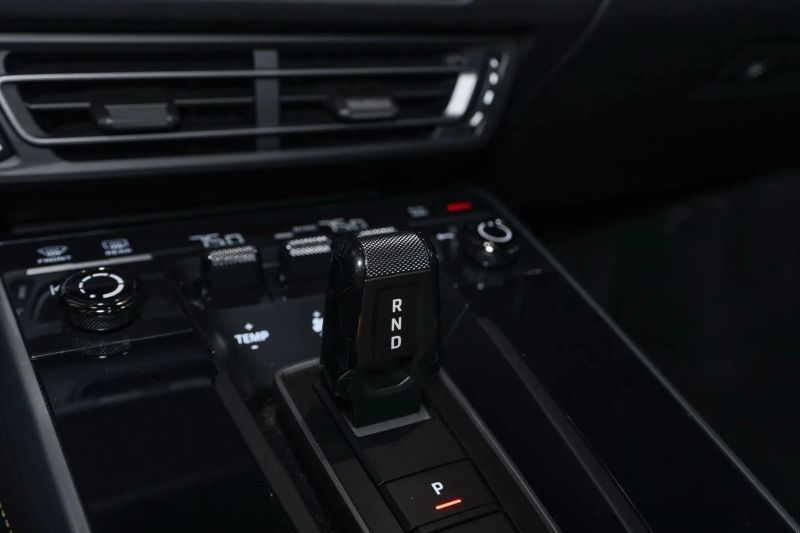 https://imagesdl.dealercenter.net/800/600/202507-56dc51e311f14fa49de7c61008a7922e.jpg