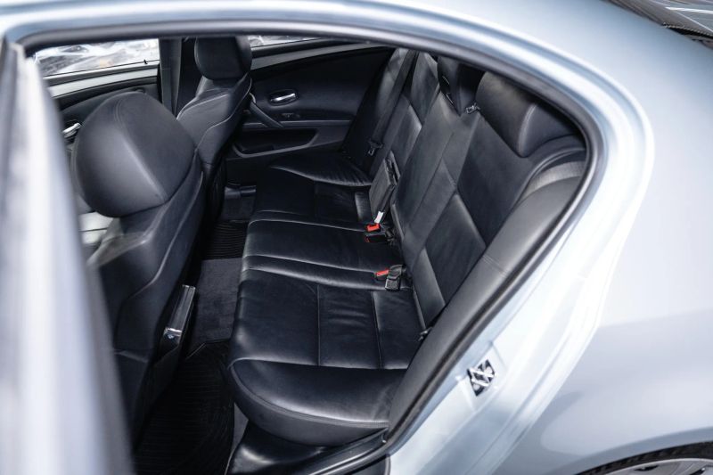 https://imagesdl.dealercenter.net/800/600/202507-579dfd0431444576b03fa834edd943a4.jpg
