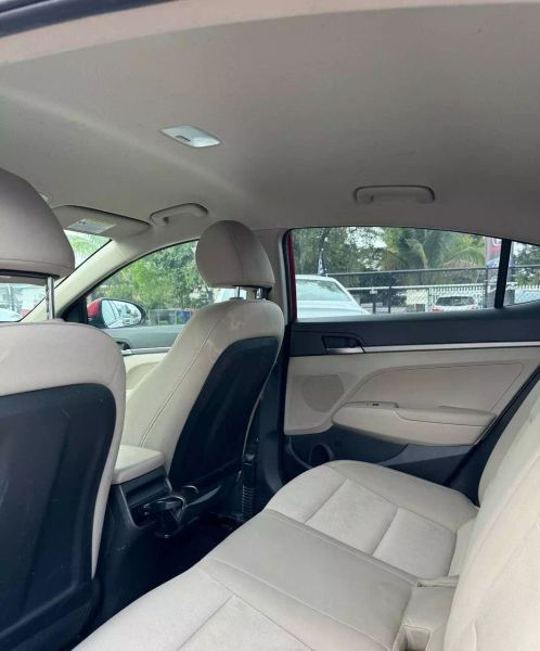 2017 Hyundai Elantra  - $12500