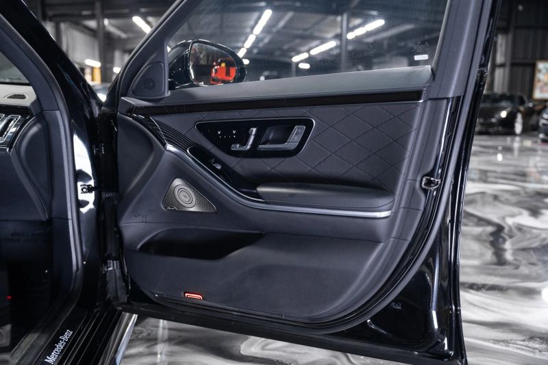 https://imagesdl.dealercenter.net/800/600/202507-7be9c9f6ddac40349682a62a14cb8242.jpg