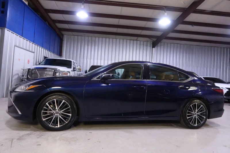 2022 Lexus ES 350 Base
