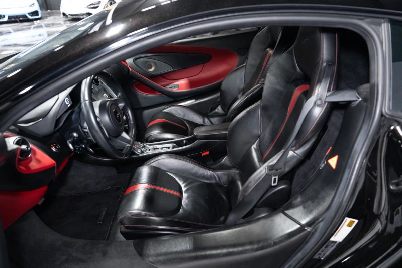 https://imagesdl.dealercenter.net/800/600/202507-9965717935764313bf2b5ee61594443a.jpg