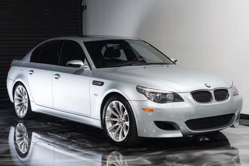 https://imagesdl.dealercenter.net/800/600/202507-999c443e920b46db84efad1aa0317ad6.jpg