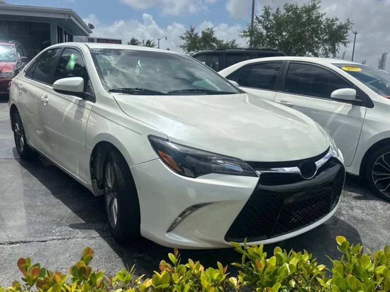 2015 Toyota Camry SE