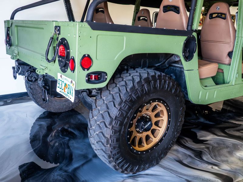 https://imagesdl.dealercenter.net/800/600/202507-9cdea361e09846e9baffb82d53d5d5b0.jpg