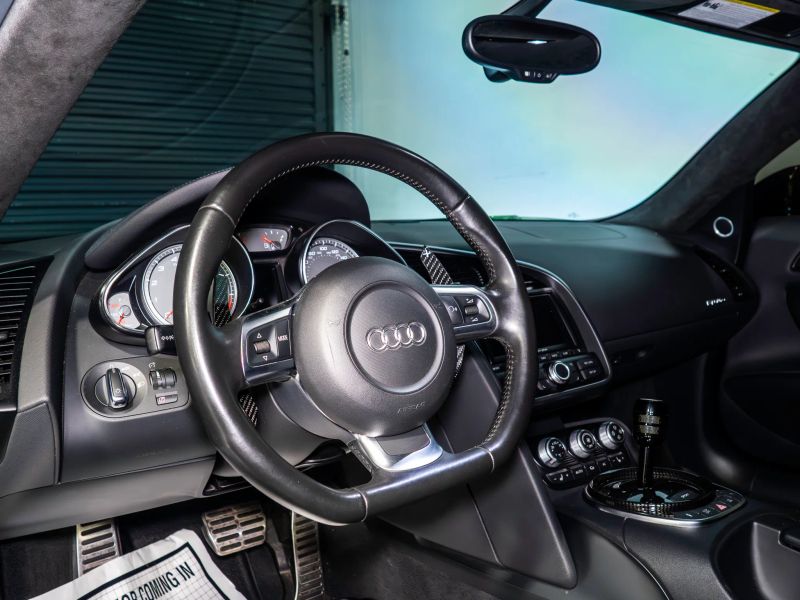 https://imagesdl.dealercenter.net/800/600/202507-a1d66714299f4599a4892c1e79463bea.jpg