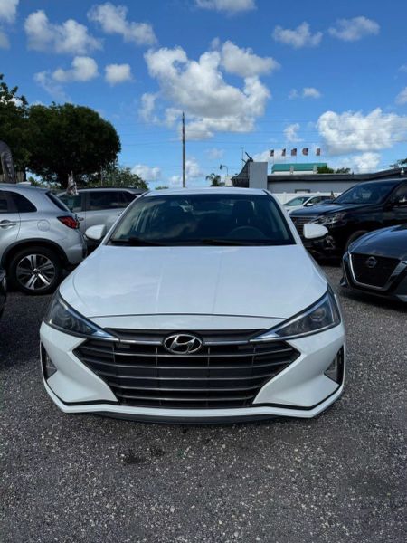 2020 Hyundai Elantra  - $15900