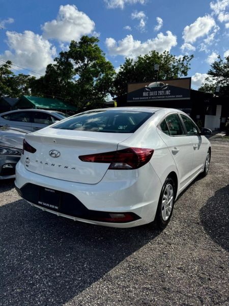 2020 Hyundai Elantra  - $15900
