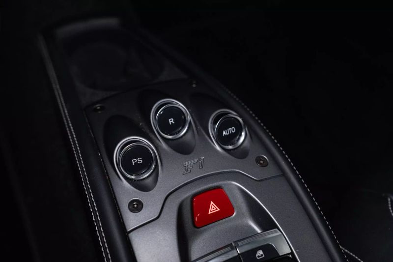 https://imagesdl.dealercenter.net/800/600/202507-ab5b6fb0169f44cd9f27a79315ba09db.jpg