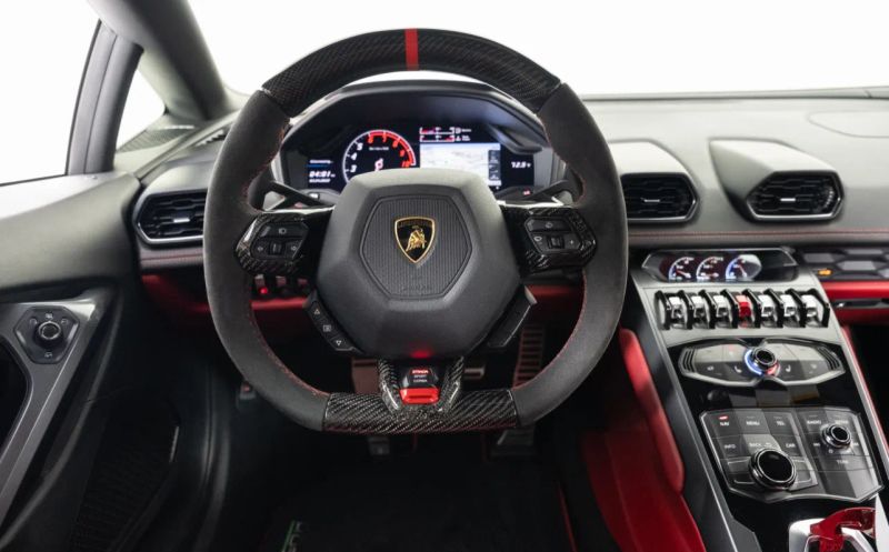 https://imagesdl.dealercenter.net/800/600/202507-ade8a94ac81c4145a279517344b0370d.jpg