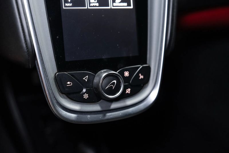 https://imagesdl.dealercenter.net/800/600/202507-b0d0d90a09c54cc2abb3b939597f2ac6.jpg
