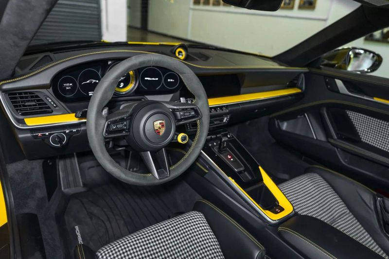 https://imagesdl.dealercenter.net/800/600/202507-b35900cd84914f02a5d672f6f79e14c4.jpg