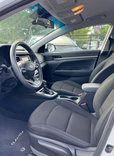 2020 Hyundai Elantra  - $15900