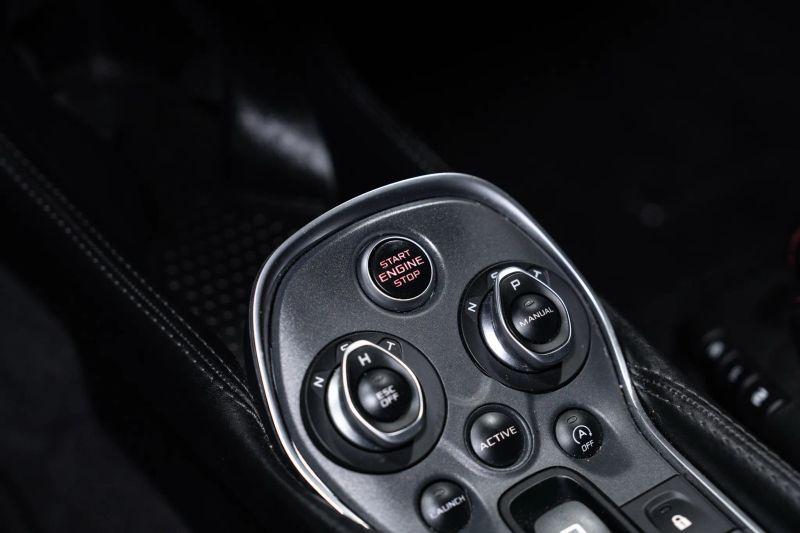 https://imagesdl.dealercenter.net/800/600/202507-b92175f816fc461aa10b3e850b0a6110.jpg