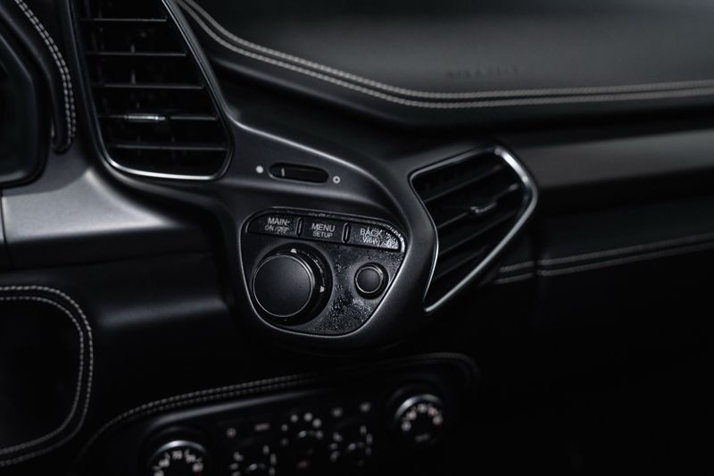 https://imagesdl.dealercenter.net/800/600/202507-c1e28d728feb46dd98119ac54f98a49d.jpg