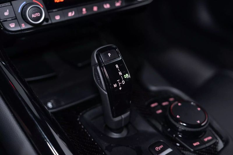 https://imagesdl.dealercenter.net/800/600/202507-c4d965d298224ac583850e212f57ec8c.jpg