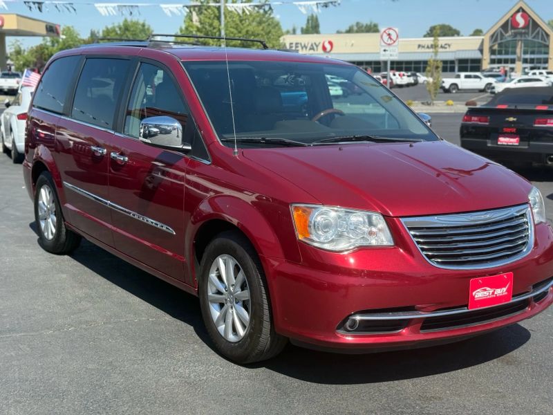 2015 Chrysler Town and Country Limited Platinum