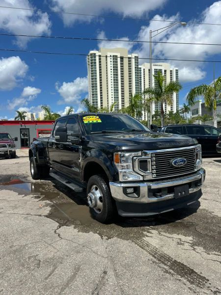 2022 Ford Super Duty F-350 Lariat