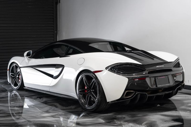 https://imagesdl.dealercenter.net/800/600/202507-d0cdccb8c6ed454e86cc31ec8f58b219.jpg
