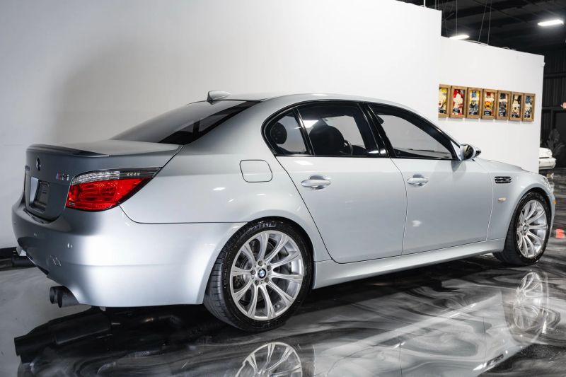 https://imagesdl.dealercenter.net/800/600/202507-da0caba3be7f40d99c22d9fd1773f8e9.jpg