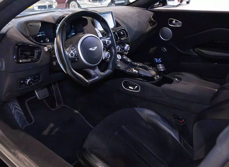 https://imagesdl.dealercenter.net/800/600/202507-db696498bf064530b1fefe9ca0591342.jpg