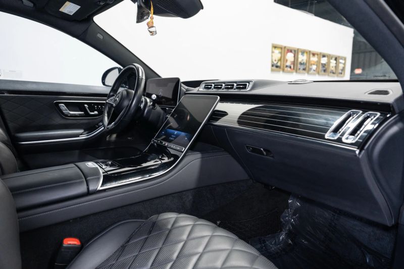 https://imagesdl.dealercenter.net/800/600/202507-dcd8201270a5476980090627e19ea827.jpg