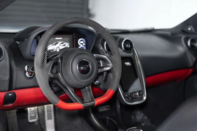 https://imagesdl.dealercenter.net/800/600/202507-df95bffd245b45c0b5e36575494fe079.jpg