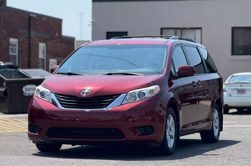 2013 Toyota Sienna LE