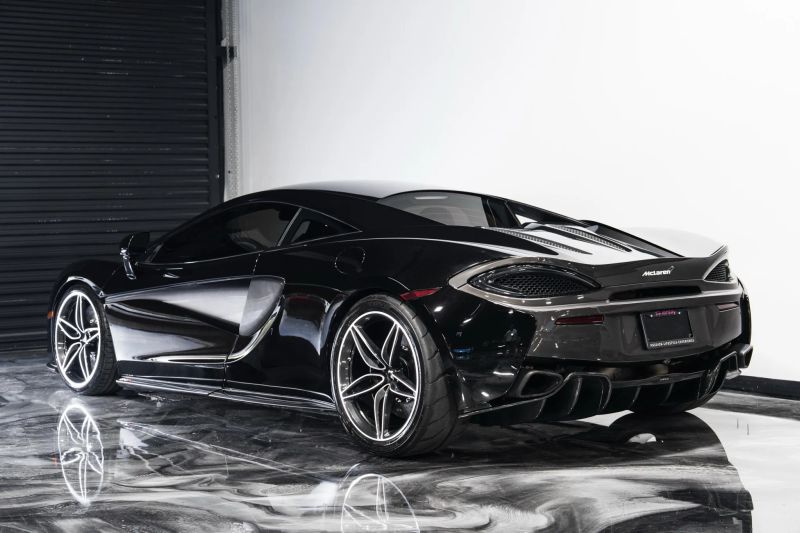 https://imagesdl.dealercenter.net/800/600/202507-f302874a7482464db7f31e4f9f1c6b36.jpg