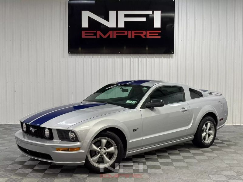 2006 Ford Mustang GT Deluxe