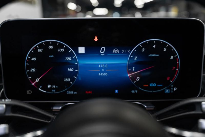 https://imagesdl.dealercenter.net/800/600/202507-f5650ce90c954349a08ec1ee561c6a73.jpg
