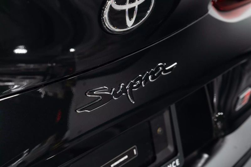 https://imagesdl.dealercenter.net/800/600/202507-f97f8ed2e0c24a7ca5913ab93be504c4.jpg