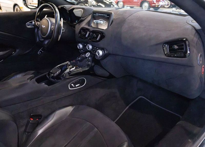 https://imagesdl.dealercenter.net/800/600/202507-f9c46f963d374889b407263b1cdbd6ff.jpg