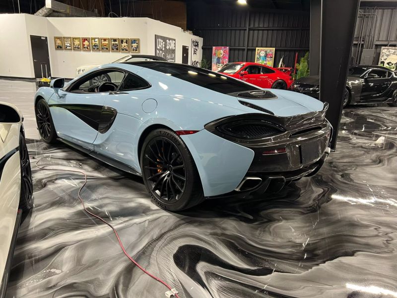 https://imagesdl.dealercenter.net/800/600/202507-fce00d4b6d6f4791b9562bfaf978b864.jpg