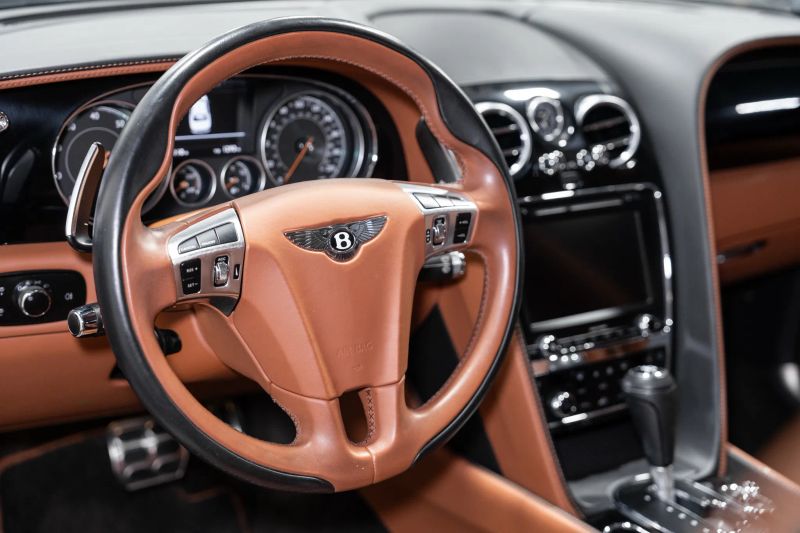 https://imagesdl.dealercenter.net/800/600/202508-051414a30d754bcf8cb620dc1e38ac82.jpg