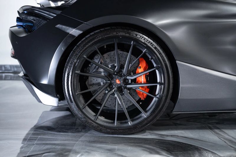 https://imagesdl.dealercenter.net/800/600/202508-0a6270b6f3c846749520446a613c195c.jpg