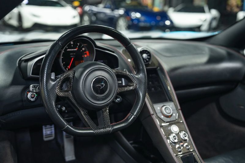 https://imagesdl.dealercenter.net/800/600/202508-0b495624df7f4de4b73243e784d8b3b0.jpg