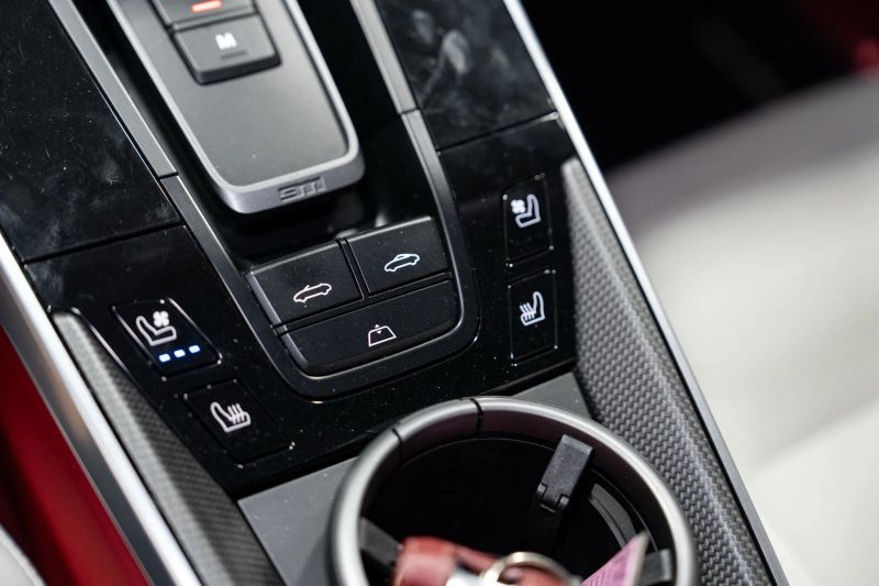 https://imagesdl.dealercenter.net/800/600/202508-1a64c2343e844532ab406cf038684078.jpg