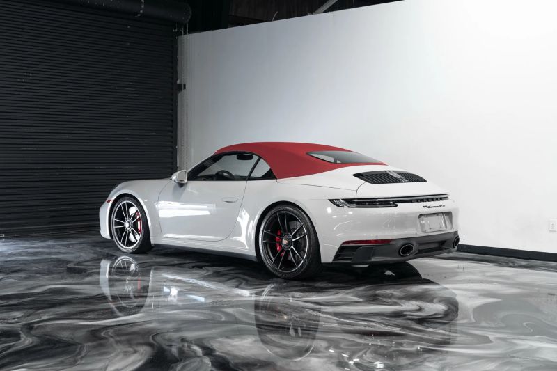 https://imagesdl.dealercenter.net/800/600/202508-20c220ababc44507bbc9ca69a5e252c4.jpg