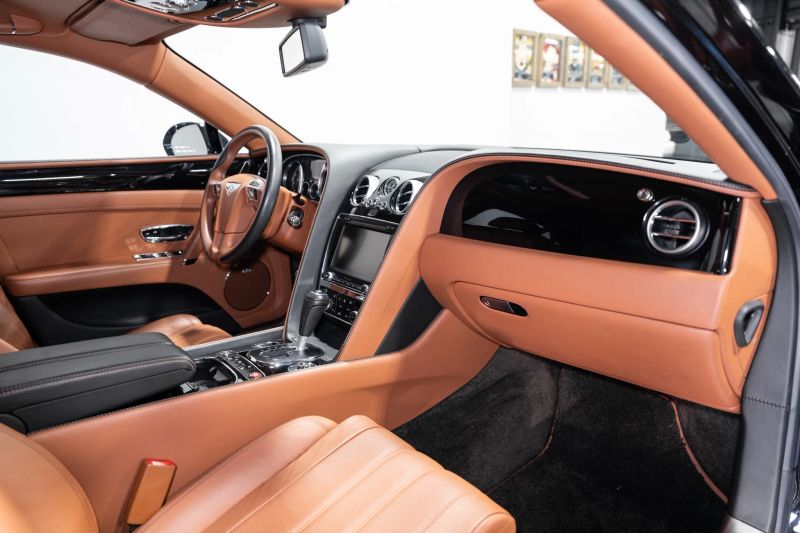 https://imagesdl.dealercenter.net/800/600/202508-23410f95af6a46368feedd062f5391e9.jpg