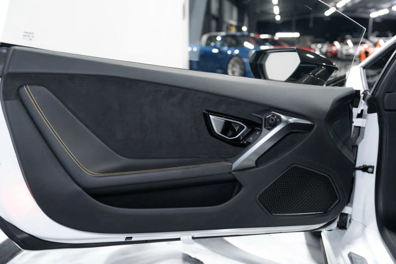 https://imagesdl.dealercenter.net/800/600/202508-261934a6919b4f30a2741288ac9cac6b.jpg